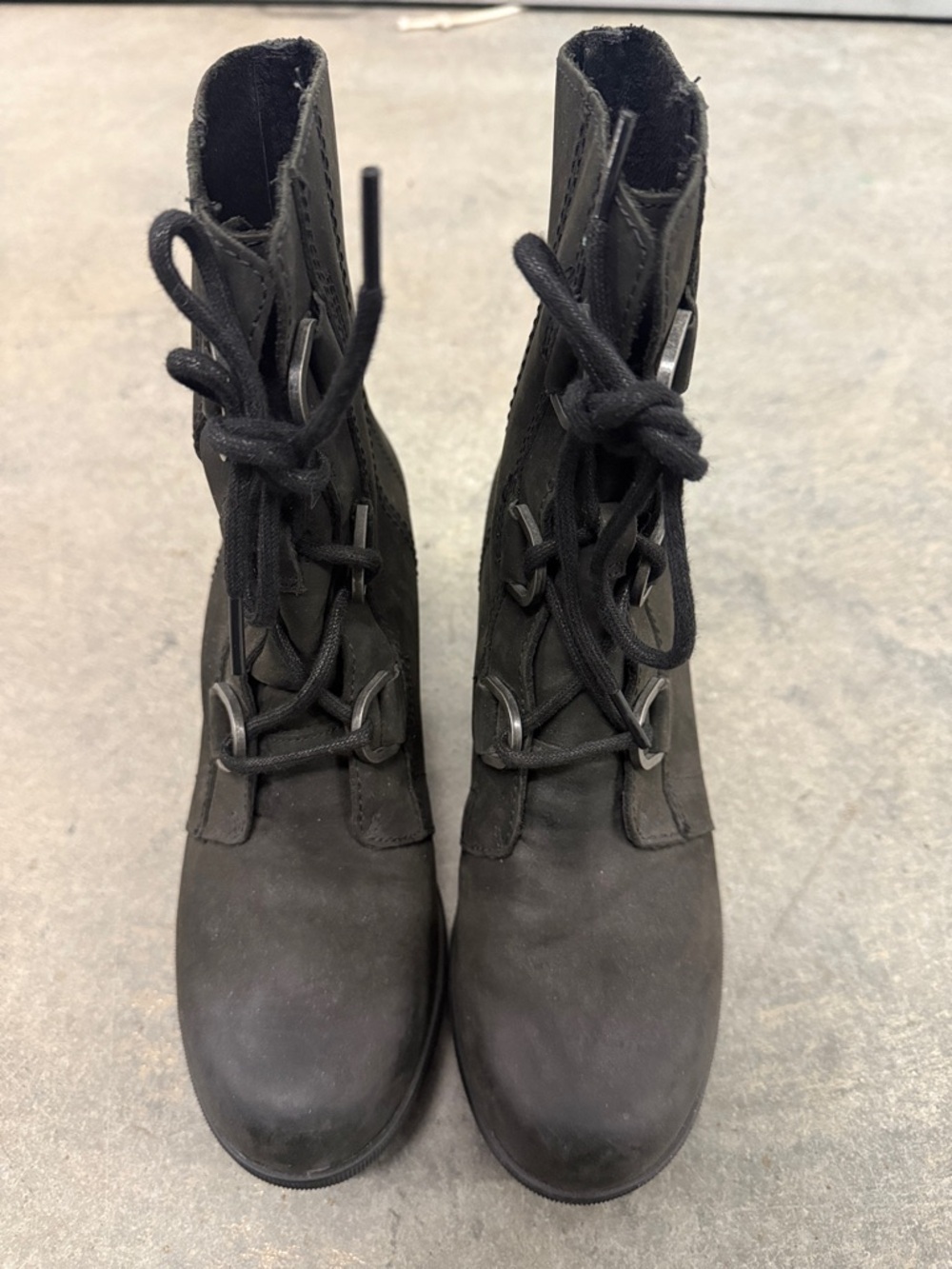 Sorel Black Lace-Up Women's Ankle Boots